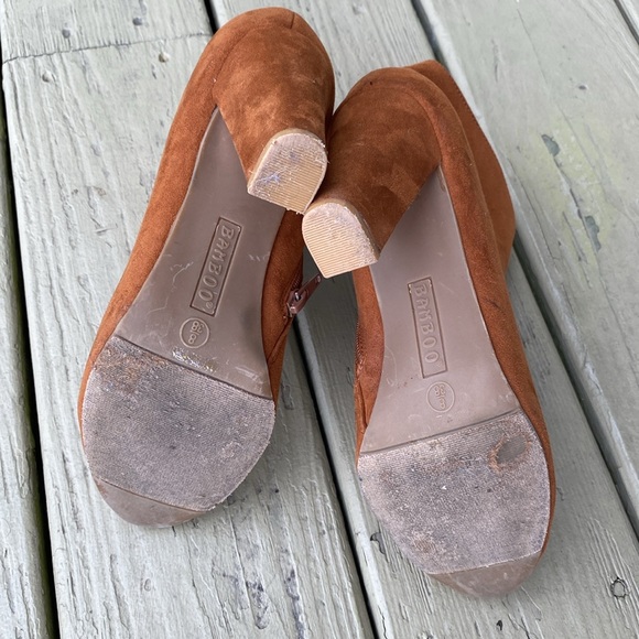 Bamboo - Woman’s camel color ankle faux side boots with 4” block heels, Size: 8 - Picture 6 of 9